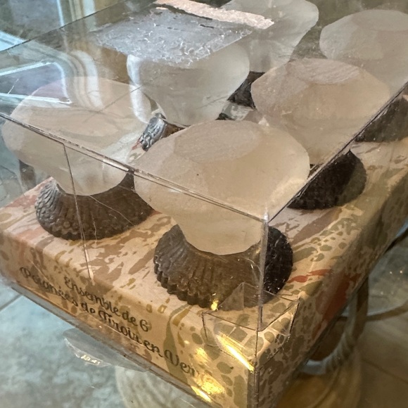 New in Box Set of 6 Frosted Glass Drawer Drawer Pulls - Picture 5 of 13